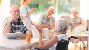Принятие решения о том, отправлять ли своих близких в дом престарелых: факторы, которые следует учитывать